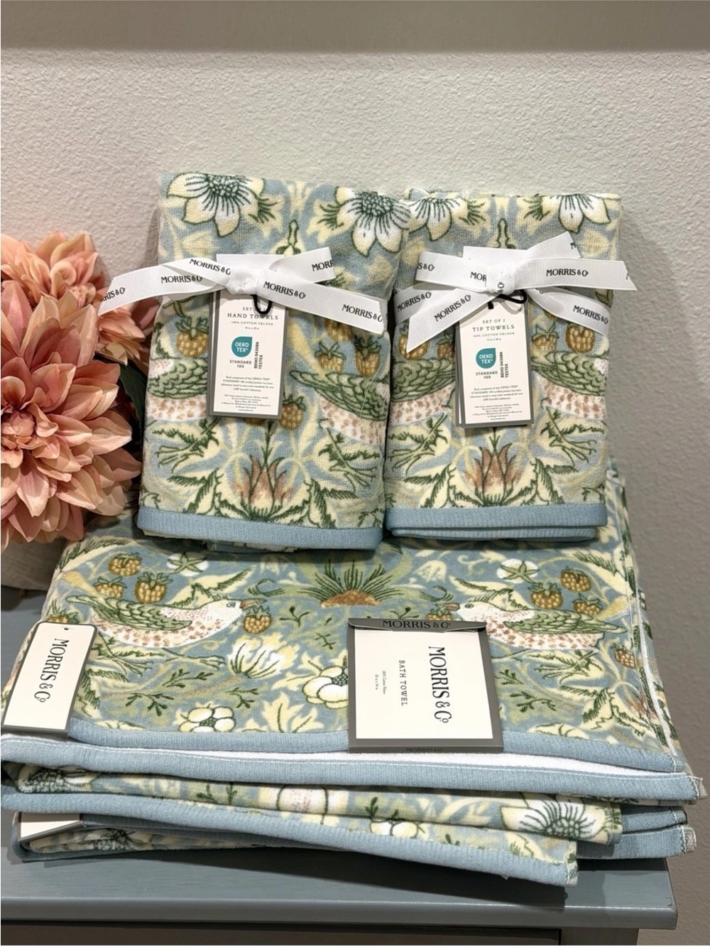 6pc Morris & Co. Velour Towel Set
Strawberry Thief 2 Bath, 2 Hand, & 2 Tip
- NWT